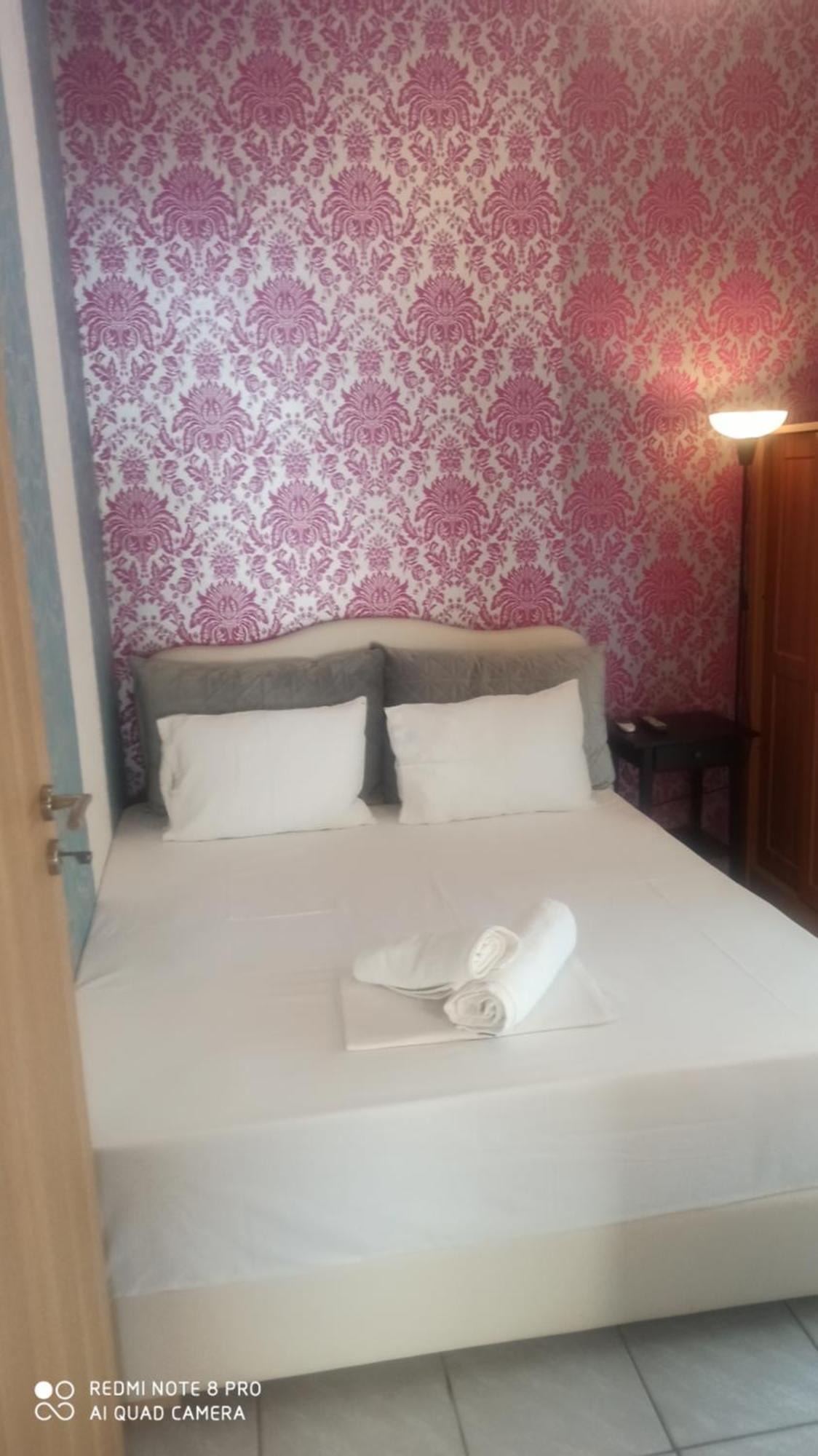 Blu Apartment Glifa  Luaran gambar