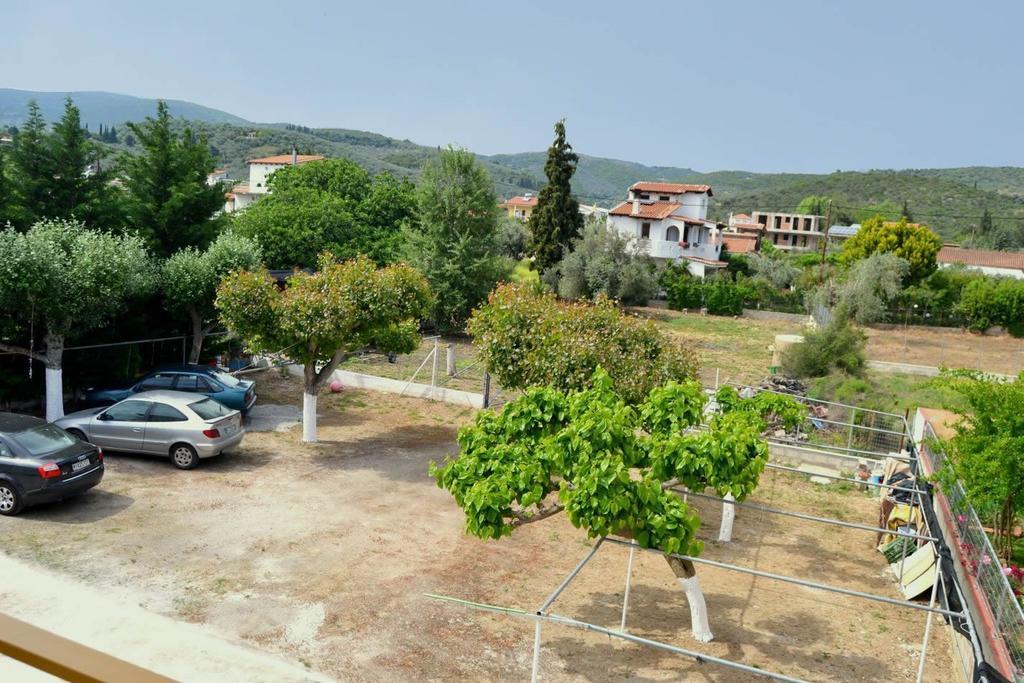 Blu Apartment Glifa  Luaran gambar