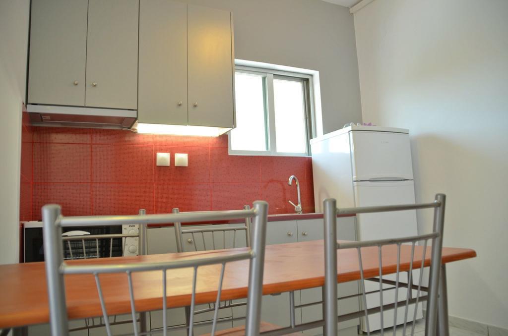 Blu Apartment Glifa  Luaran gambar